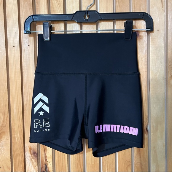 P.E Nation Graphic Logo Biker Shorts Size XS Yoga Athletic Workout Pilates Run - Picture 1 of 8